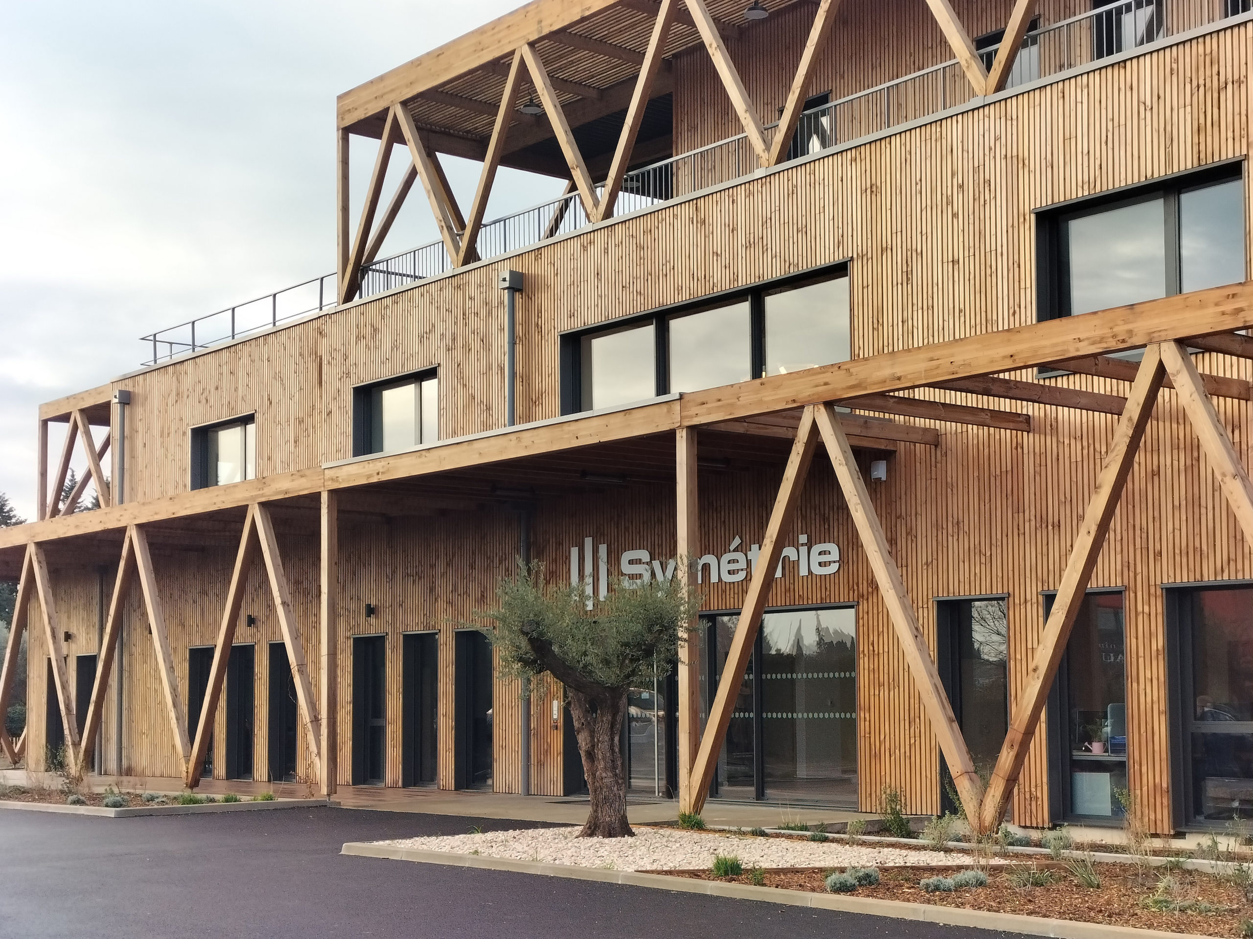 Symetrie-02@Groupe-Seuil-scaled